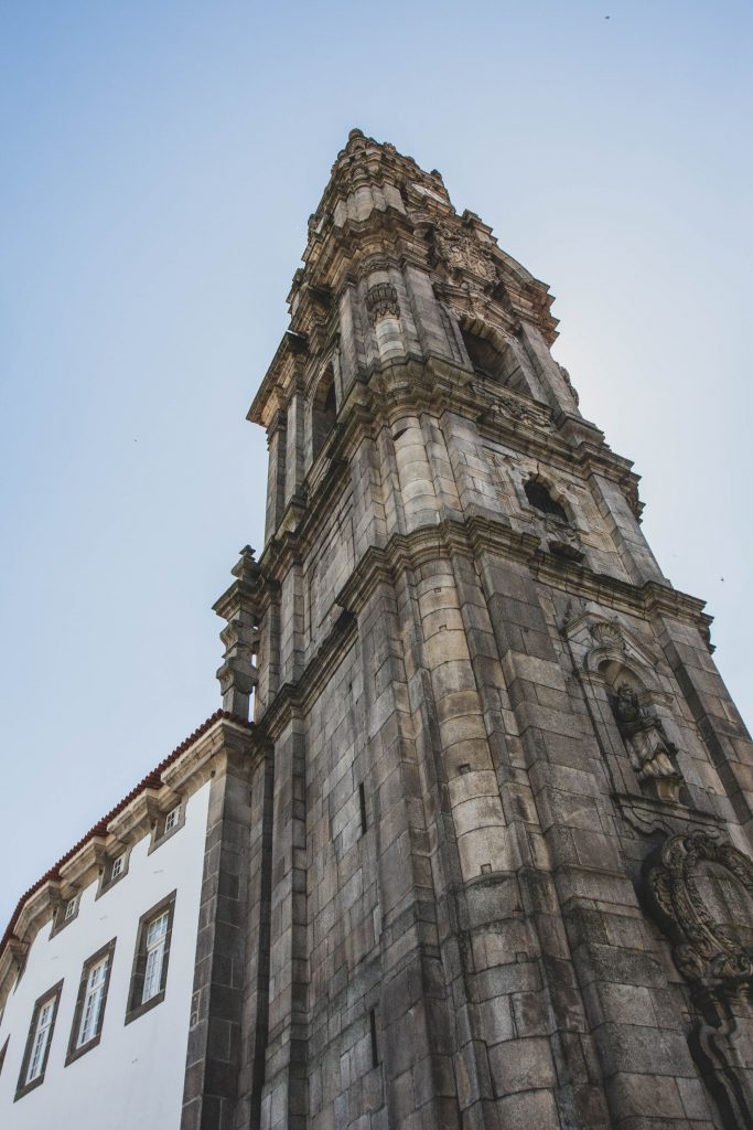Visiter la tour des Clercs à Porto