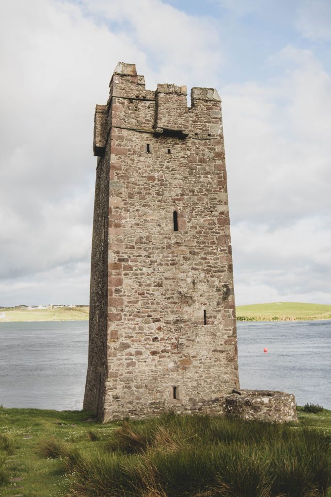 Kildavnet Tower sur Achill Island dans le comté de Mayo