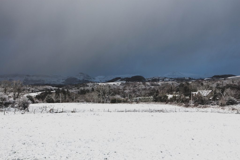 Le comté de Leitrim sous la neige en Irlande