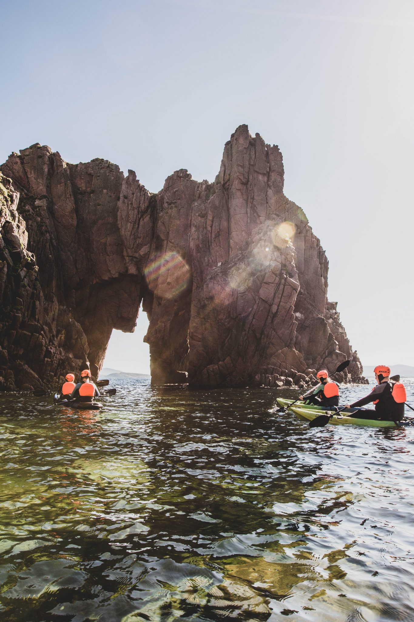 Faire du kayak au pied des falaises de Owey Island Vio Vadrouille