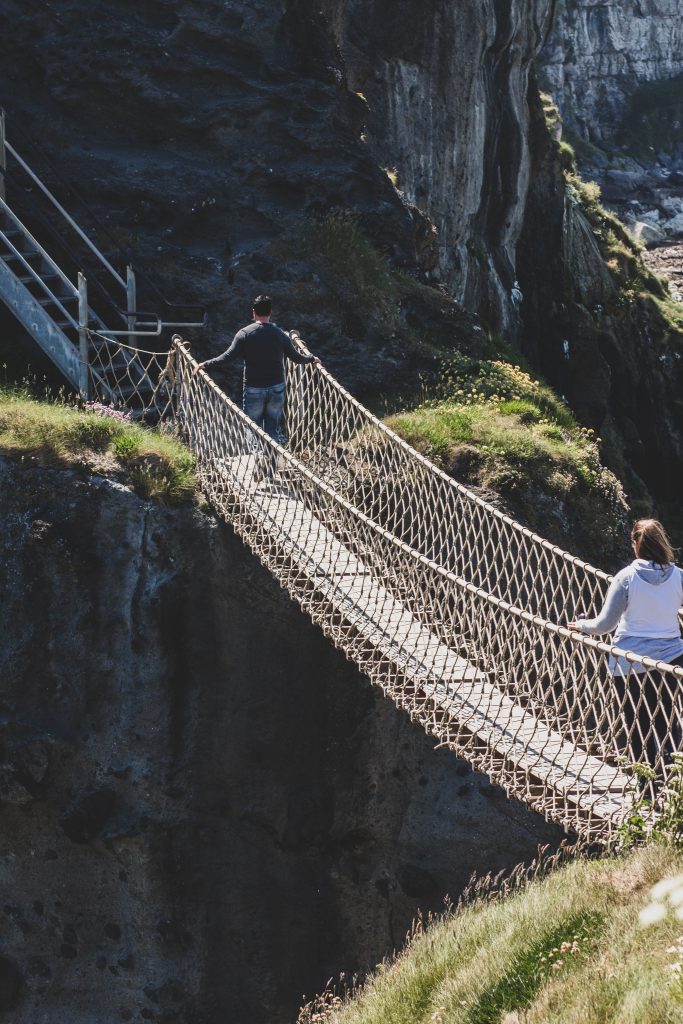 Le pont de corde de Carrick-A-Rede en Irlande du Nord
